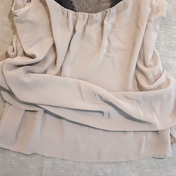 NYC Woman's Blouse Size SMALL, Sleeveless, Machine wash. Easy Care. Pullover - Picture 2 of 8